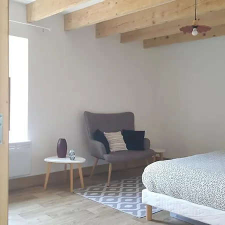 Holiday home Le Bb Chenay (Deux-Sevres)
