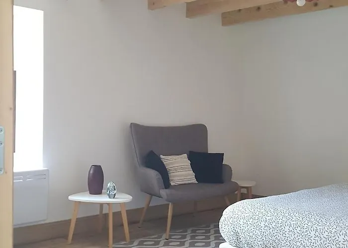 Holiday home Le Bb Chenay (Deux-Sevres)